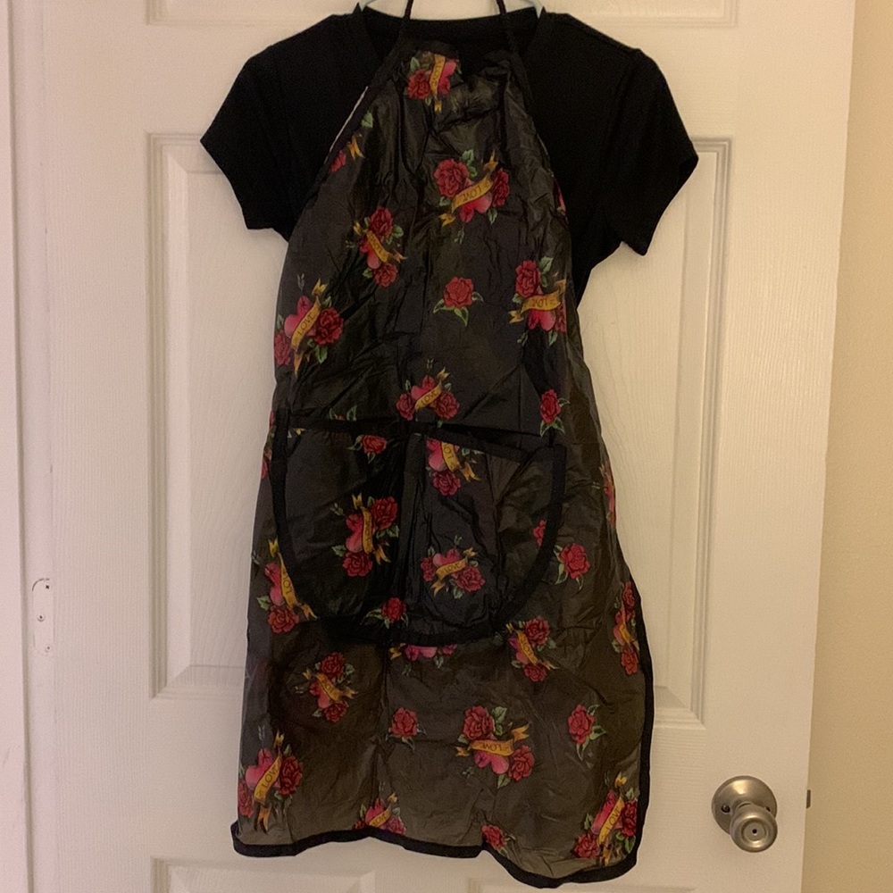 Hearts & Love Hairstylist apron